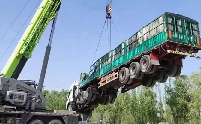 金湖道路脱困救援案例